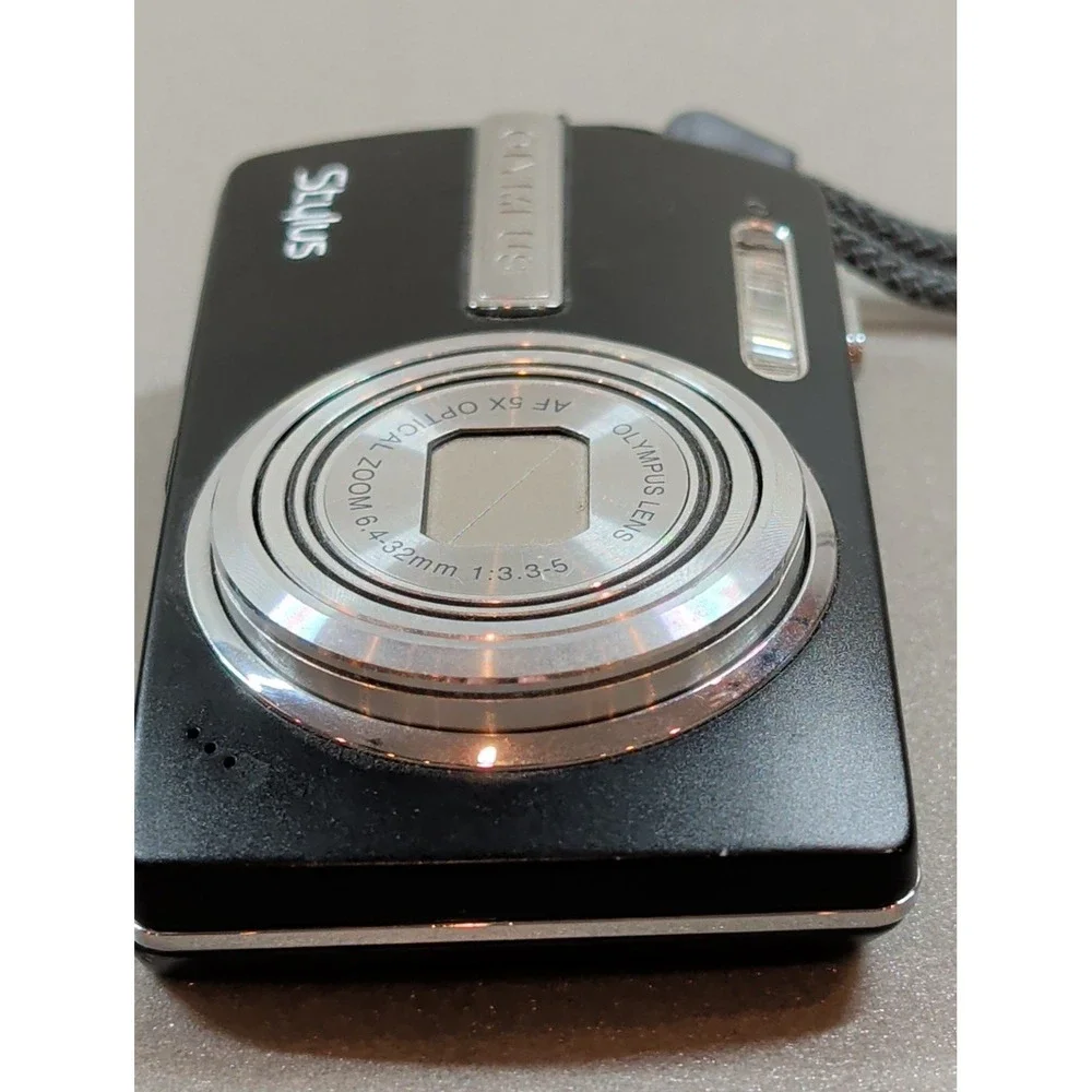 Olympus Stylus 840 8.0MP Digital Camera Black 5x Optical Zoom Kit with Case - Picture 3 of 14